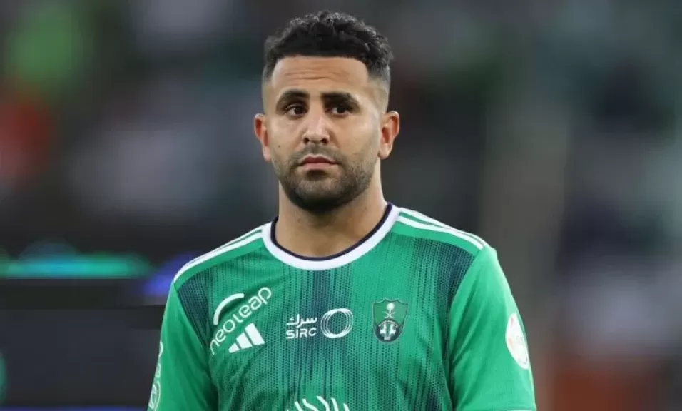 رياض محرز لاعب الأهلي