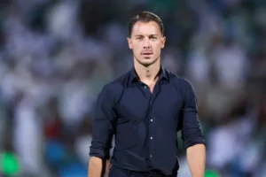 يايسله مدرب الأهلي