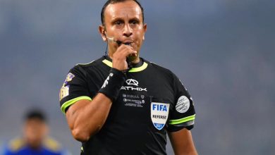 الحكم الأرجنتيني داريو هيريرا يدير مباراة الاتحاد والهلال
