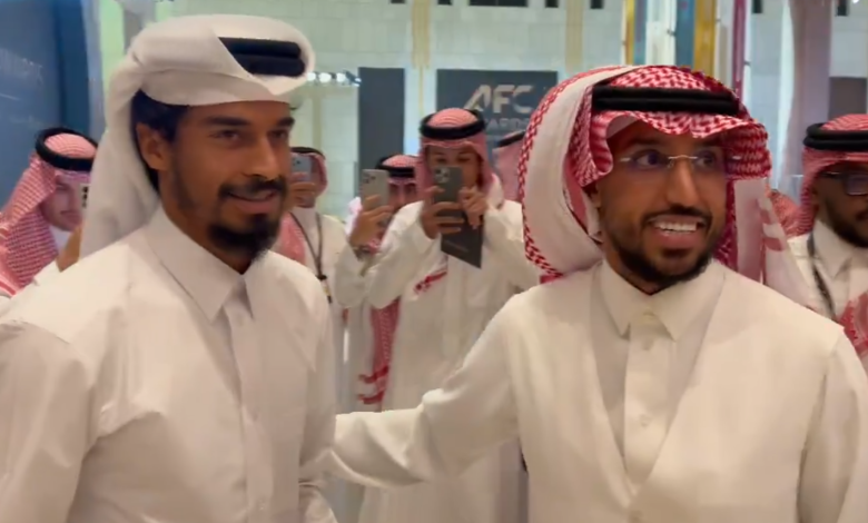 سالم الدوسري وأكرم عفيف