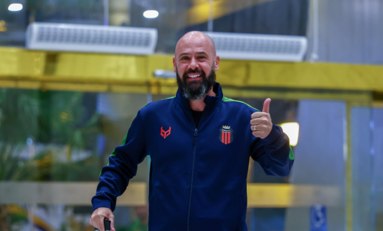 خافيير كاييخا مدرب الرياض