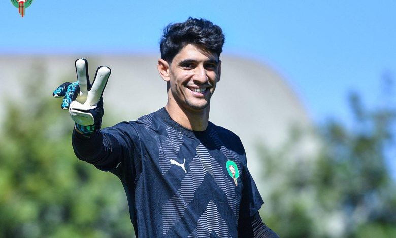 ياسين بونو حارس الهلال ومنتخب المغرب