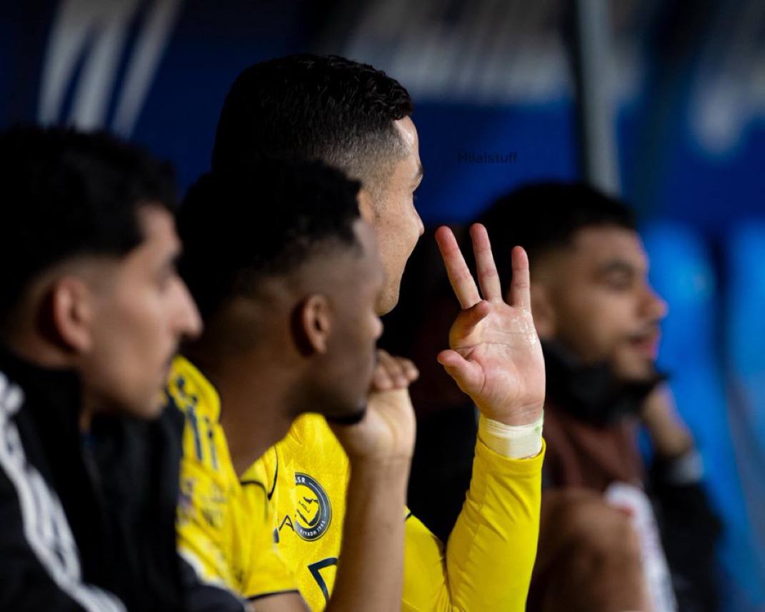 إشارة رونالدو في مباراة الهلال 