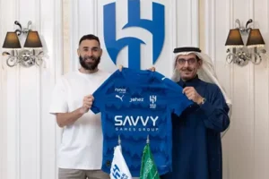 كريم بنزيما لاعب الهلال