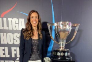 الإسبانية لايا فينايكسا، المديرة التنفيذية للتنسيق والتنظيم داخل الأجهزة الإدارية بالنادي الاتحاد 