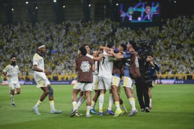 النصر يتوج بلقب دوري روشن