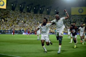 النصر يتوج بلقب دوري روشن