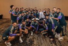 لاعبو المنتخب السعودي يحتفلون بسعود عبدالحميد في أمريكا بعد عقد قرانه