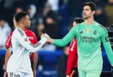 تيبو كورتوا وكيليان مبابي لاعبا ريال مدريد