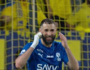 كريم بنزيما لاعب الهلال