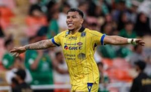 الكولومبي روجر مارتينيز لاعب فريق التعاون