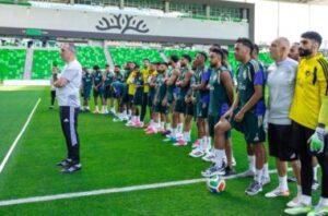 دونيس مدرب المنتخب السعودي