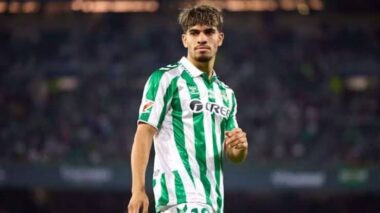 عبد الصمد الزلزولي لاعب منتخب المغرب وريال بيتيس