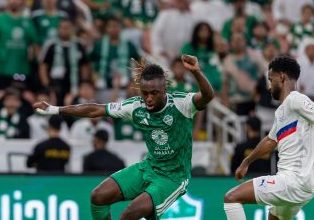 فالنتين أتانغانا لاعب الأهلي