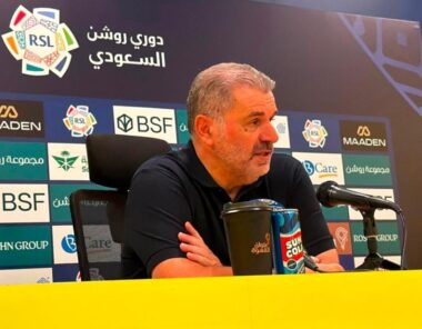 أنج بوستيكوجلو مدرب النصر